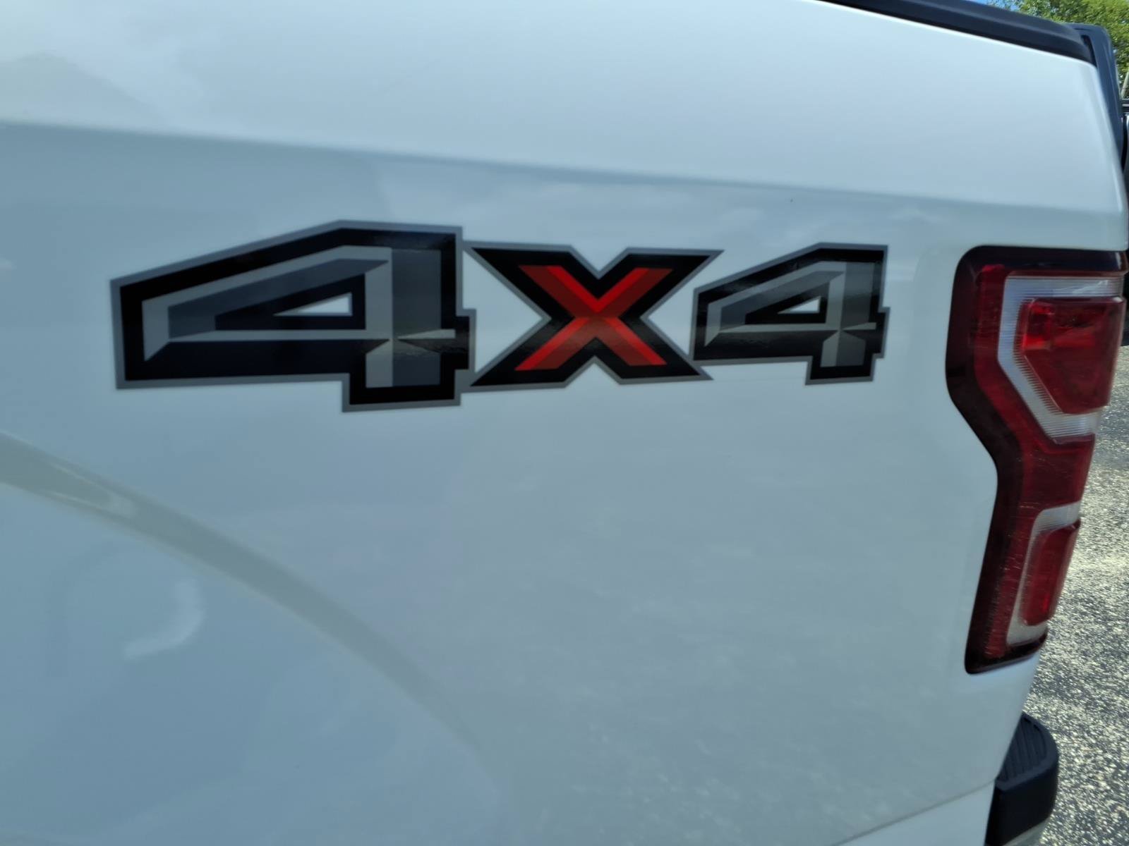Used 2020 Oxford White Ford XLT image 16