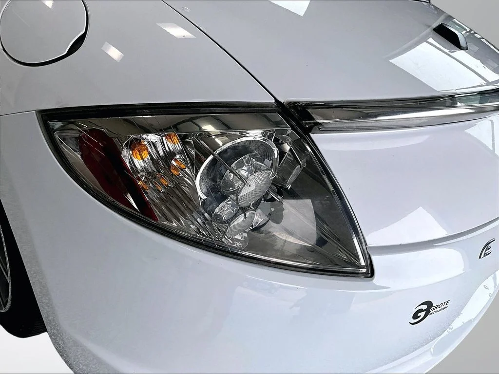 Used 2012 White Mitsubishi GS Sport image 31