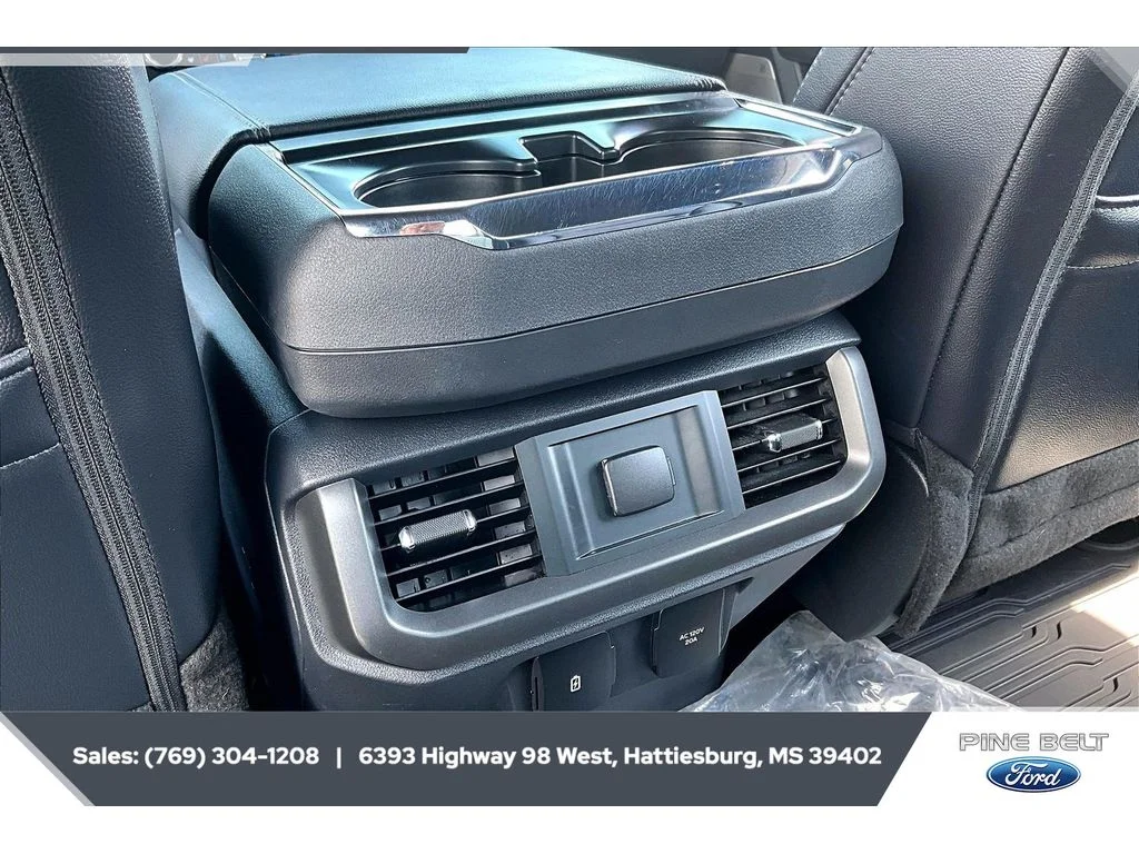 Used 2025 GRAY Ford Lariat image 24