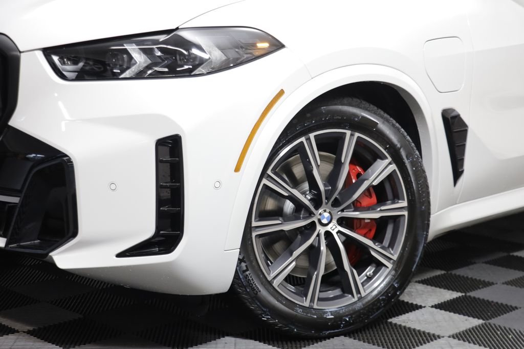 New 2026 Alpine White BMW xDrive50e image 4