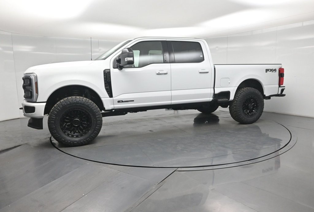 New 2026 Oxford White Ford Lariat image 27