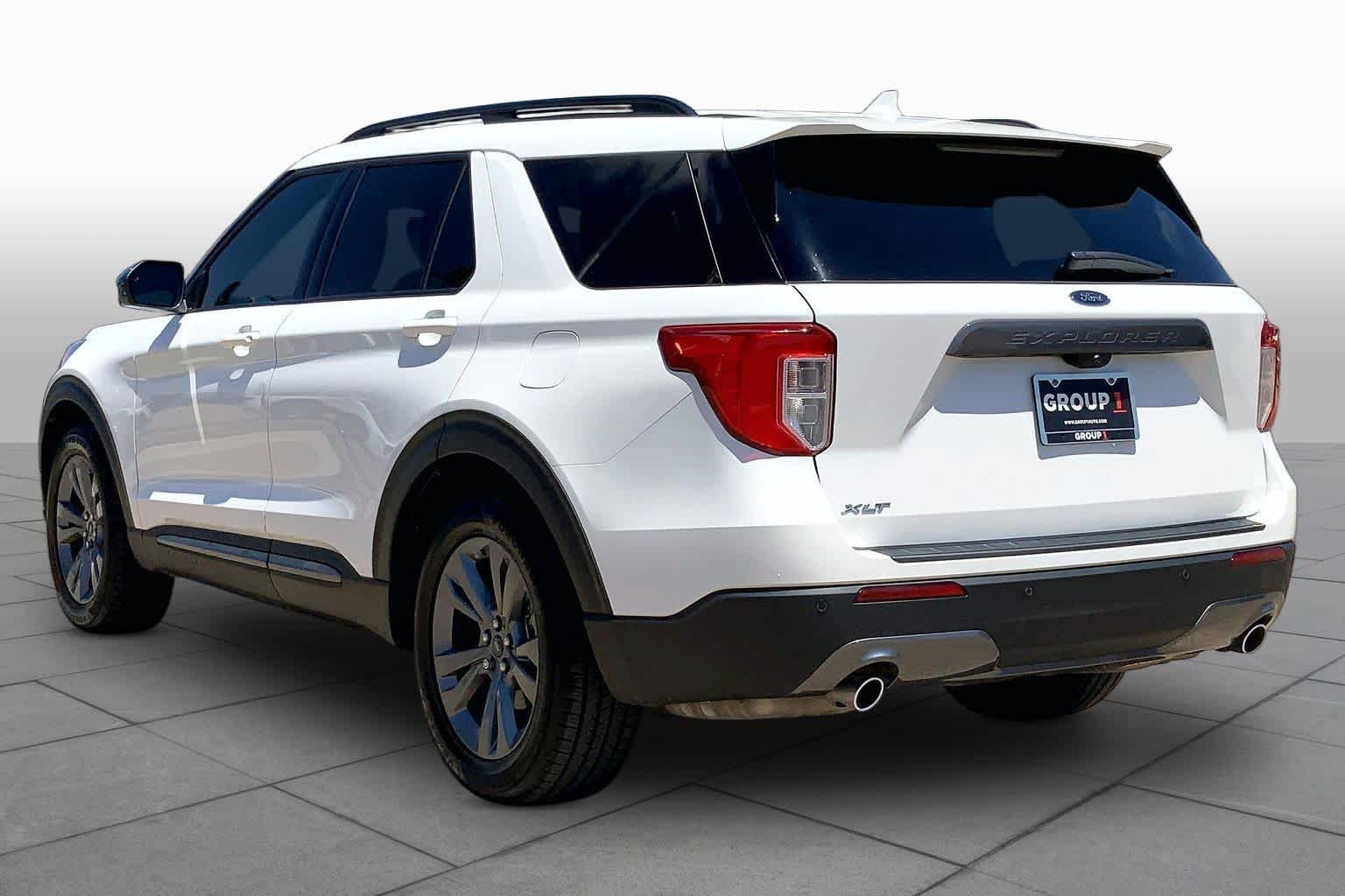 Used 2022 Star White Metallic Tri-Coat Ford XLT image 11