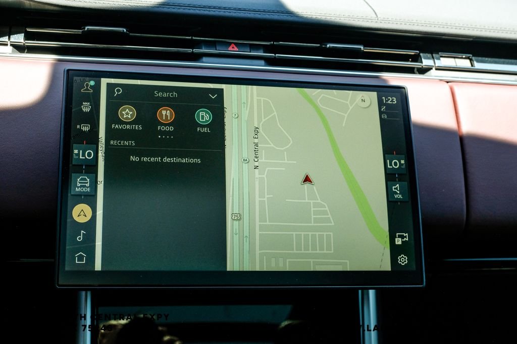 New 2026 Santorini Black Metallic Land Rover SE image 25
