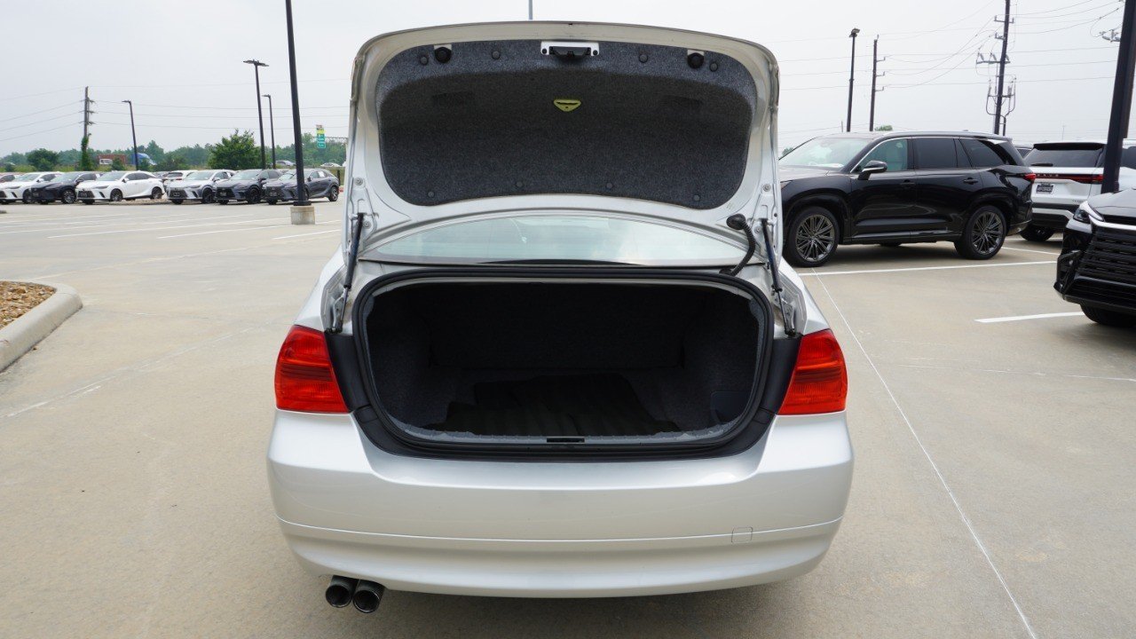 Used 2006 Silver BMW 325i image 30