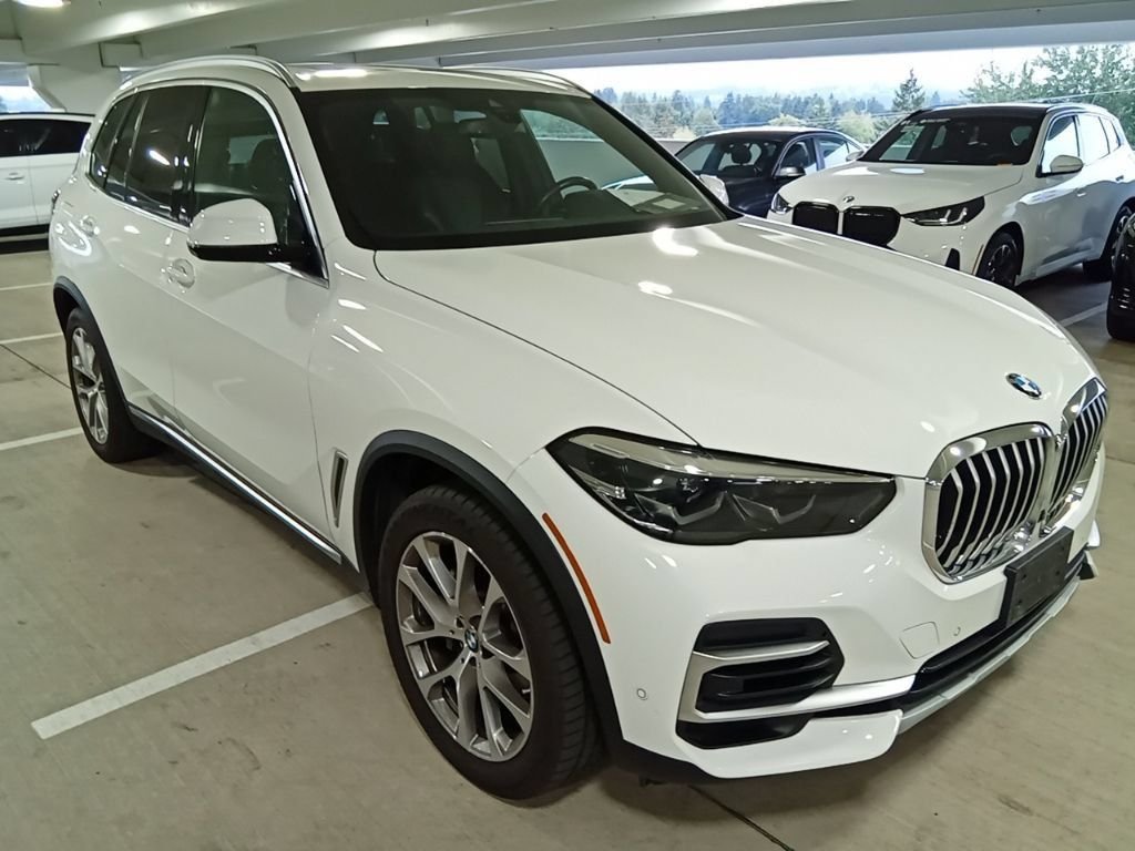 Used 2022 Alpine White BMW xDrive40i image 3