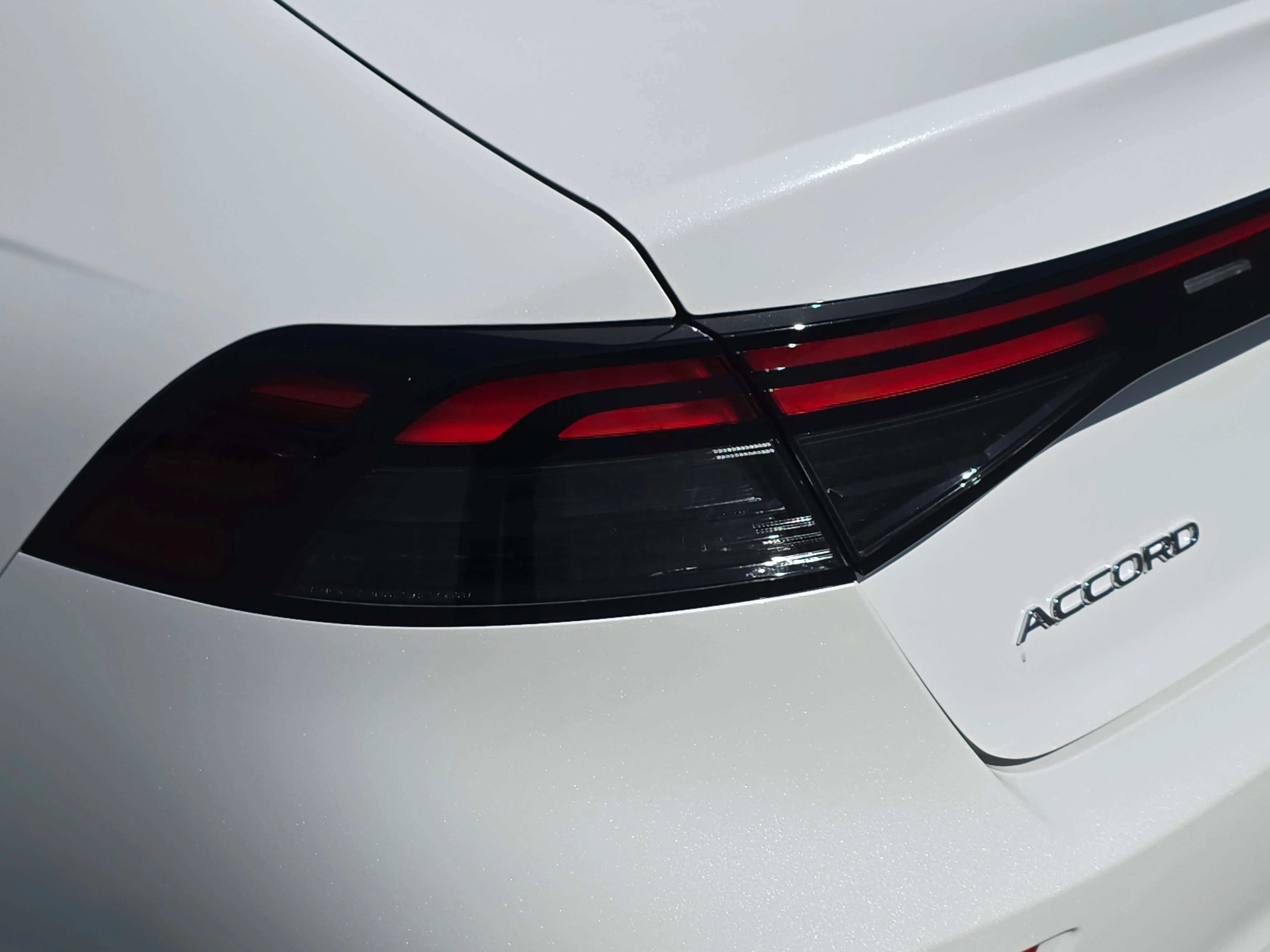 New 2026 Platinum White Pearl Honda SE image 30