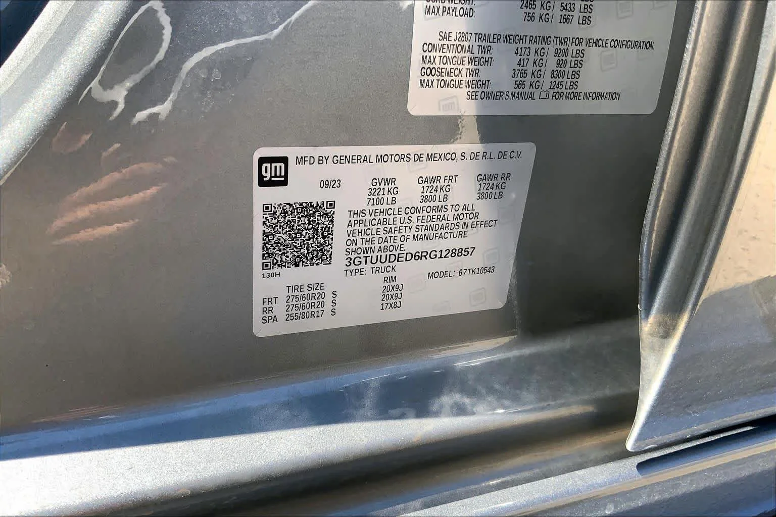 Used 2024 Sterling Metallic GMC SLT image 37