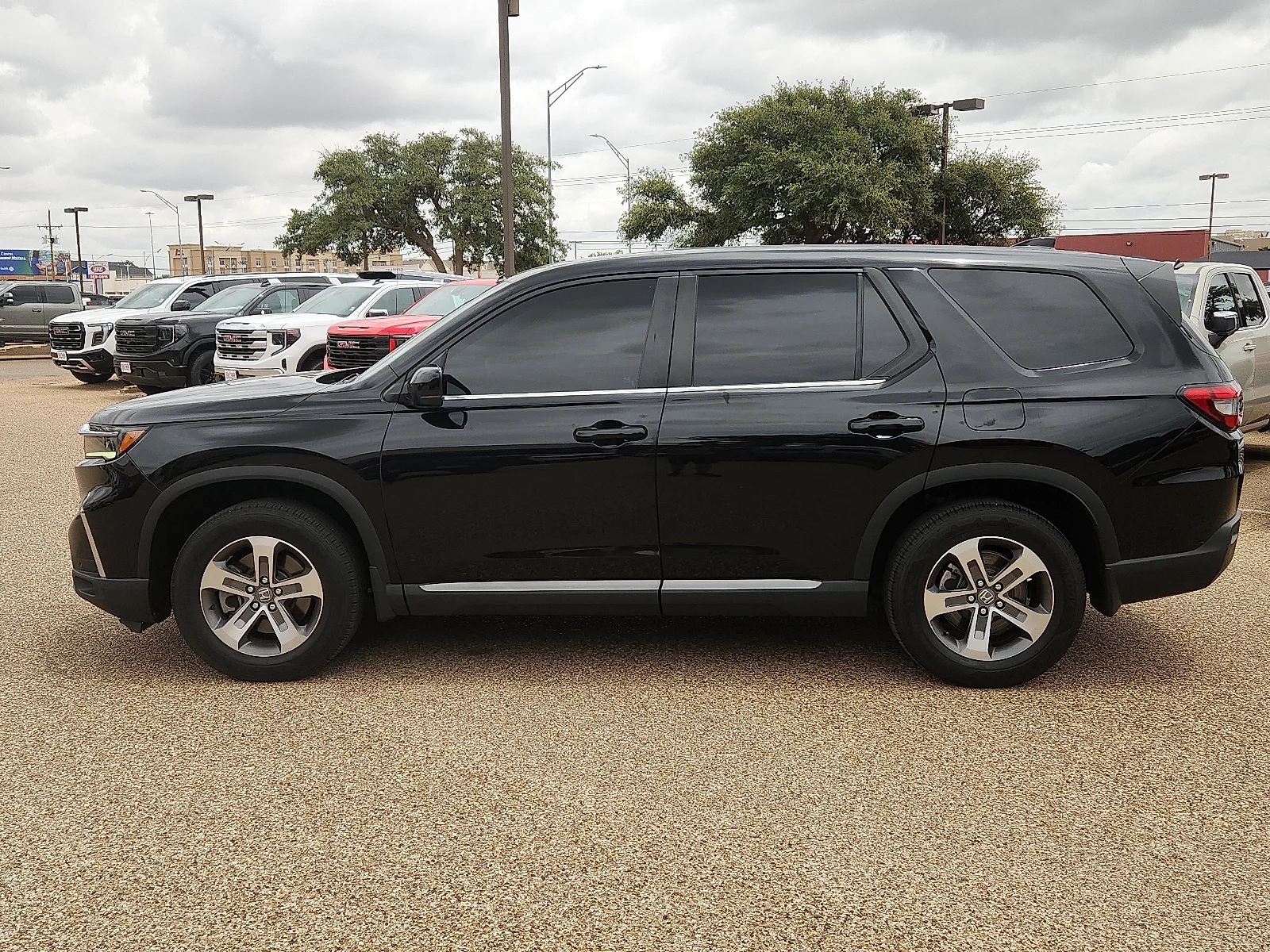 Used 2025 Crystal Black Pearl Honda EX-L image 2