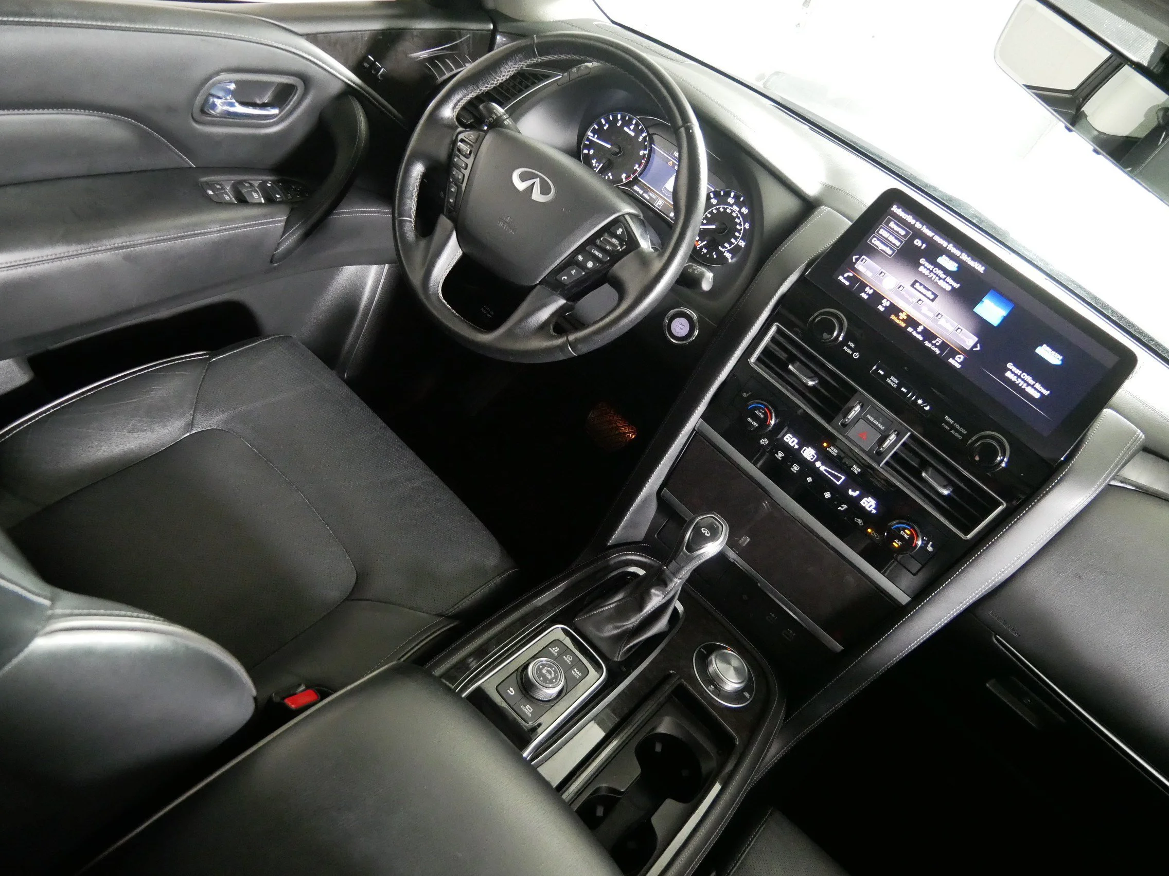 2024 INFINITI QX80 Luxe 4WD - Photo 9