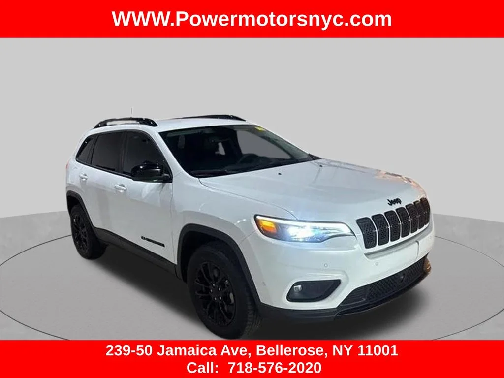Used 2023 White Jeep Altitude image 3