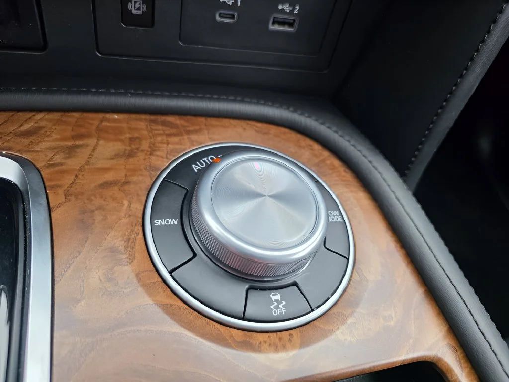 Used 2023 Gun Metallic Nissan SL image 31