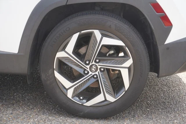 Used 2023  Hyundai Limited image 13