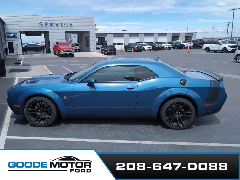 Used 2020 Blue Dodge R/T Scat Pack Widebody image 5