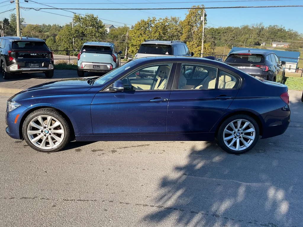 Used 2018 Mediterranean Blue Metallic BMW 320i xDrive image 6