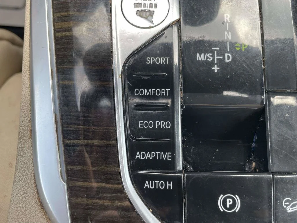 Certified Used 2019 Black BMW xDrive40i image 25