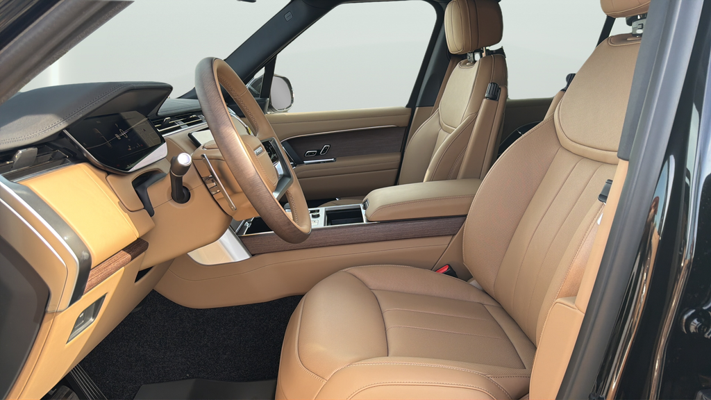 New 2027 Santorini Black Land Rover SE image 17