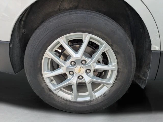 Used 2022 White Chevrolet LS image 9