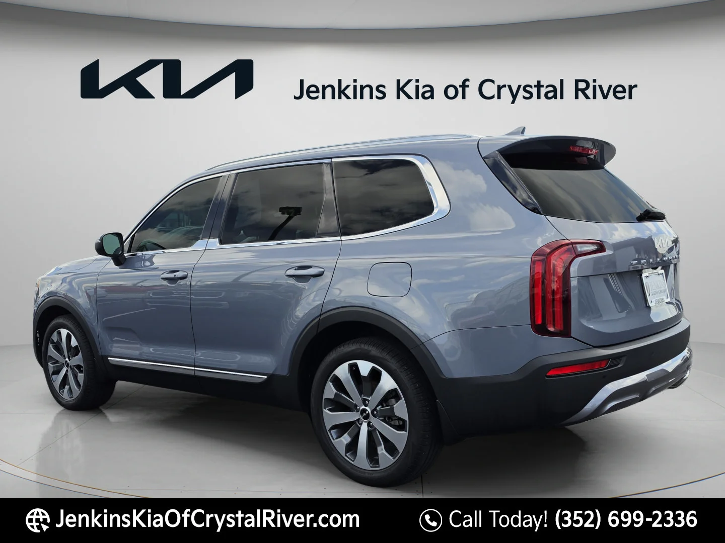 Used 2022 Everlasting Silver Kia EX image 8