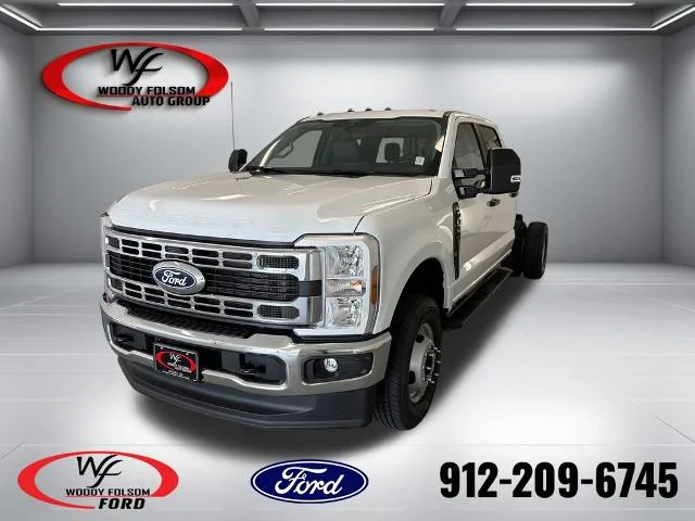 New 2027 Oxford White Ford F-350® XL image 19