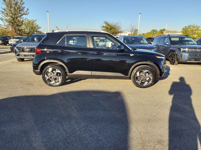 New 2026 Onyx Black Hyundai SEL image 5