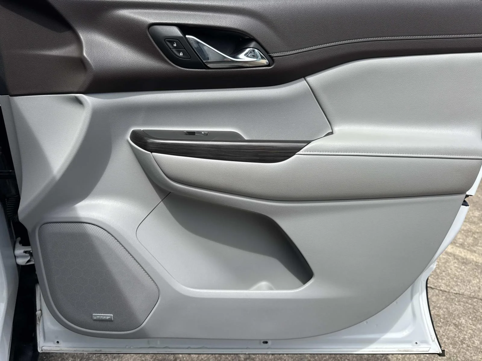 Used 2019 White GMC SLT image 13