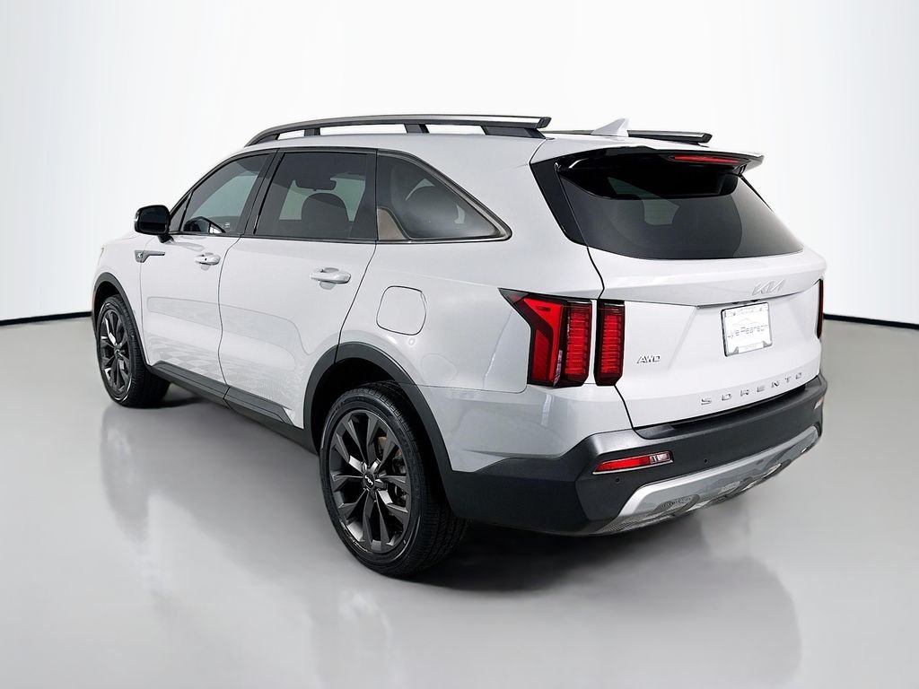 Used 2022 Gray Kia X-Line EX image 3