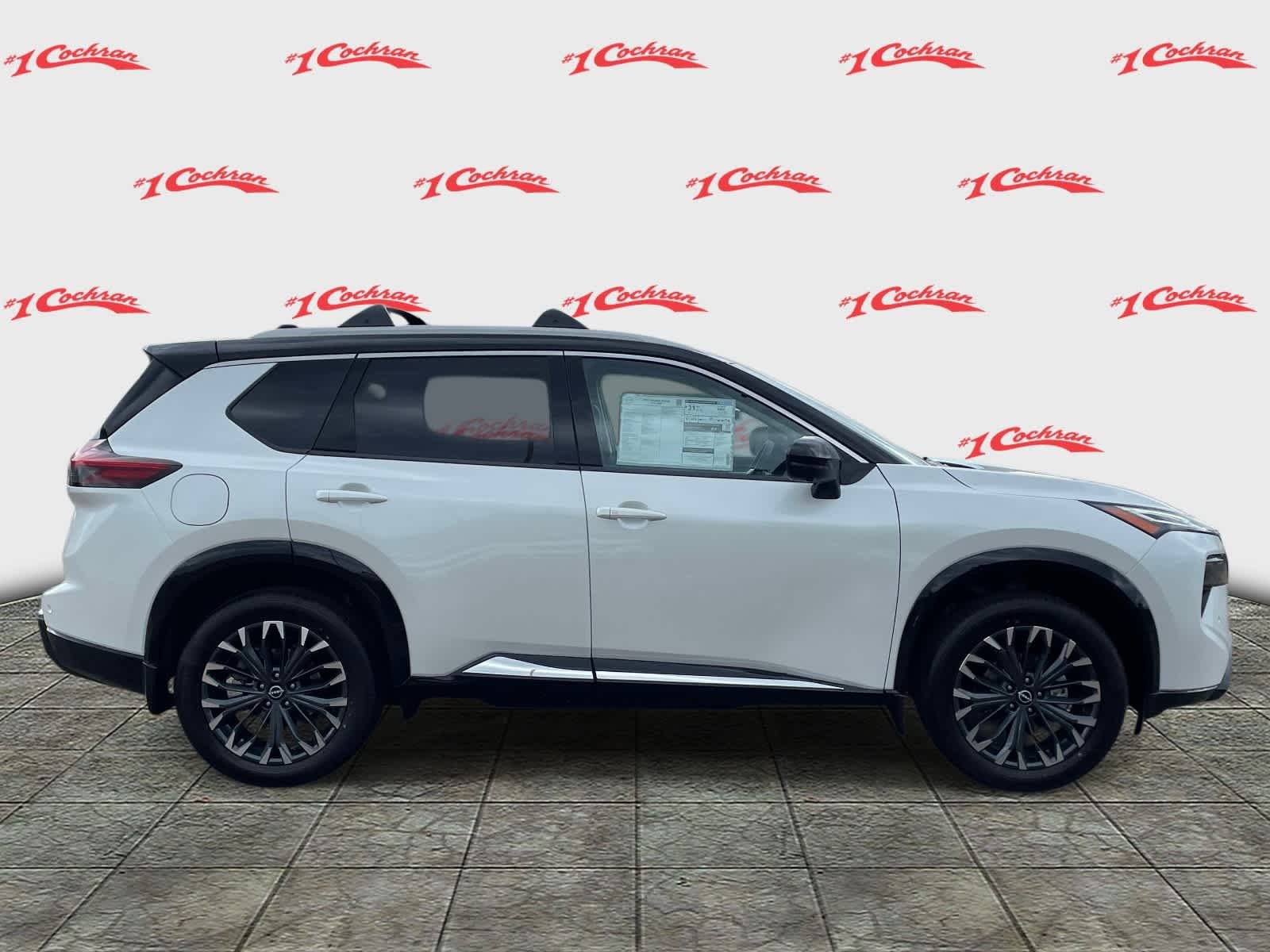 New 2026 Everest White Pearl/Super Black Nissan Platinum image 2