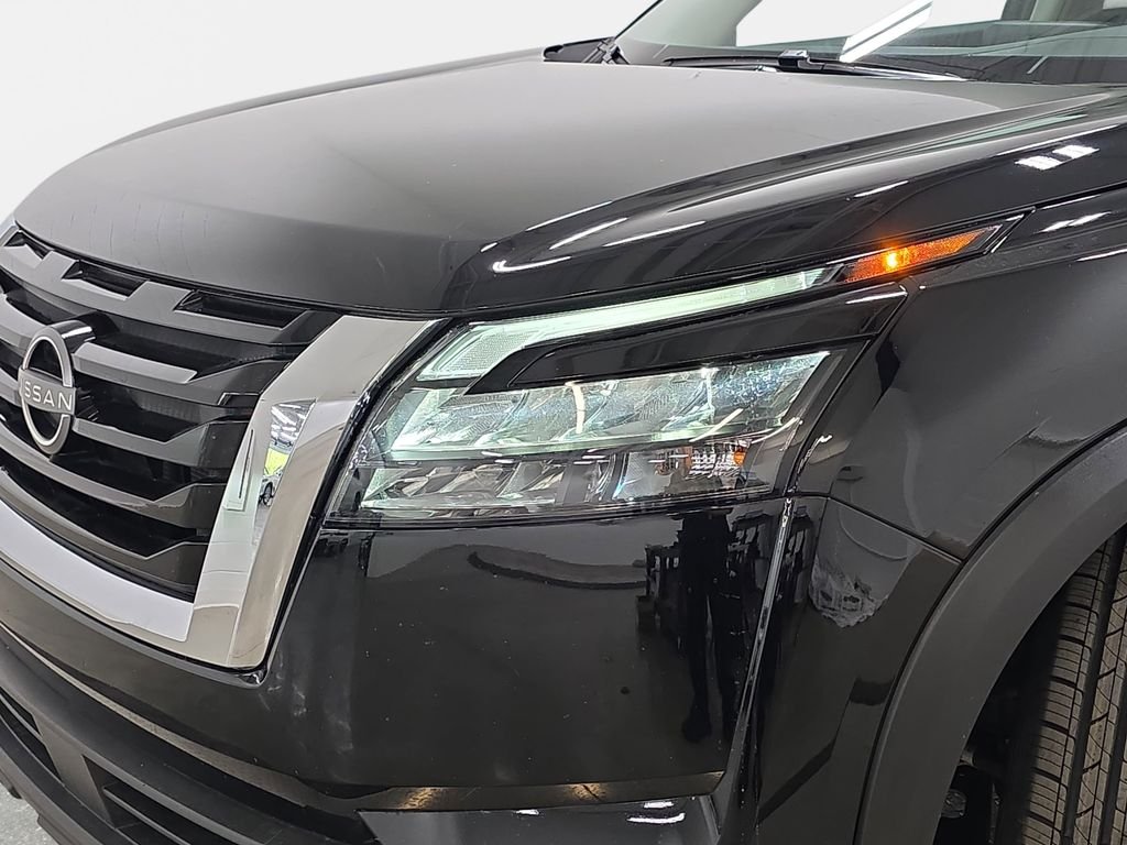 Used 2025 Super Black Nissan SV image 30