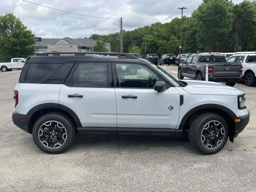 New 2026 Space White Metallic Ford Outer Banks® image 2