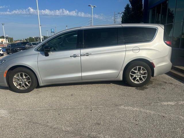 Used 2024 Chrysler Pacifica Touring L with VIN 2C4RC1BG3RR148743 for sale in Kansas City