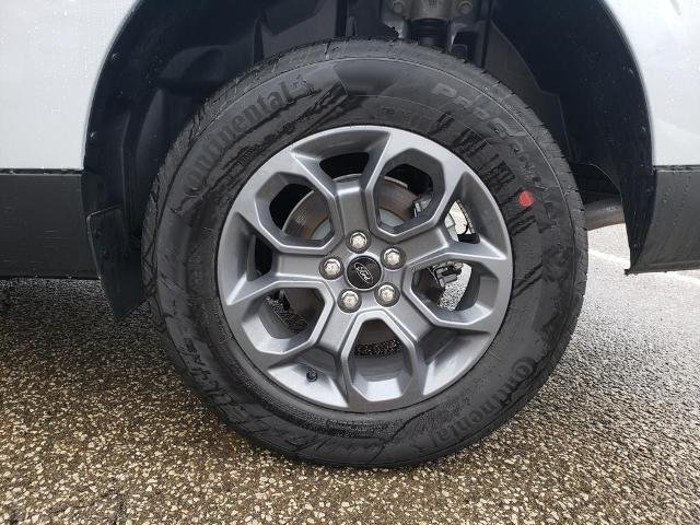 New 2025 Space White Metallic Ford XLT image 40