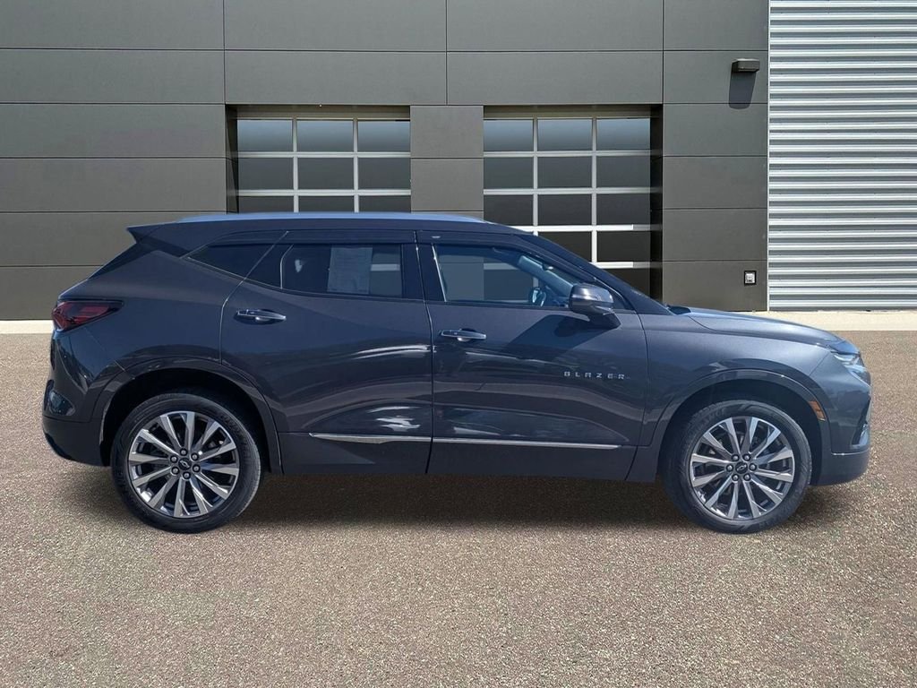 Used 2022 Iron Gray Metallic Chevrolet Premier image 4