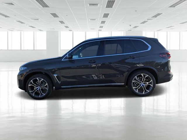 New 2026 Dravit Grey Metallic BMW sDrive40i image 7