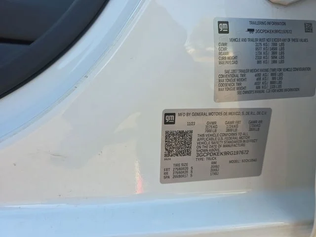 Used 2024 White Chevrolet LT image 35
