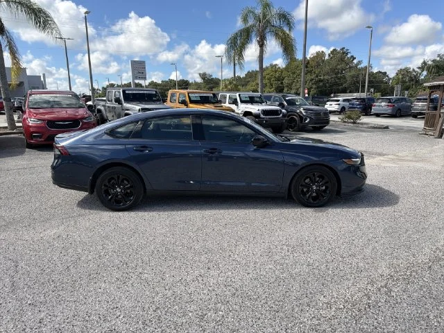 Used 2025  Honda SE image 3