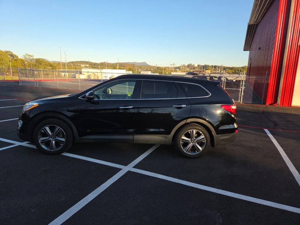 Used 2016 Black Hyundai SE image 15