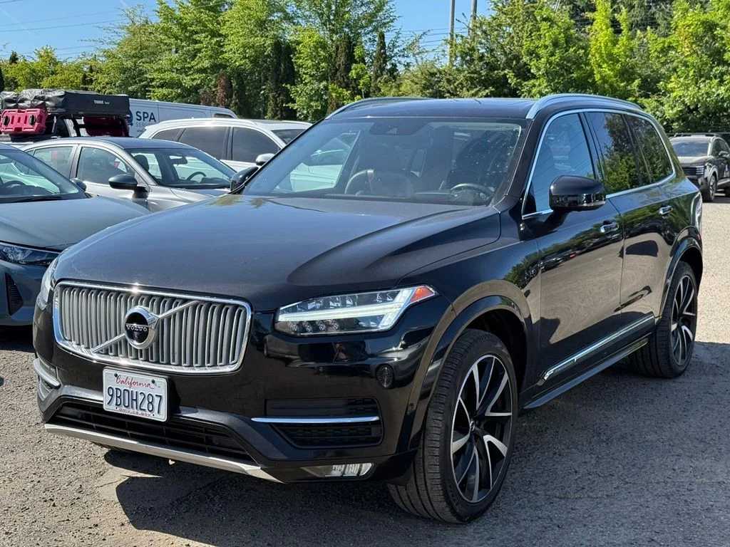 Used 2019 Black Volvo T6 Inscription image 2
