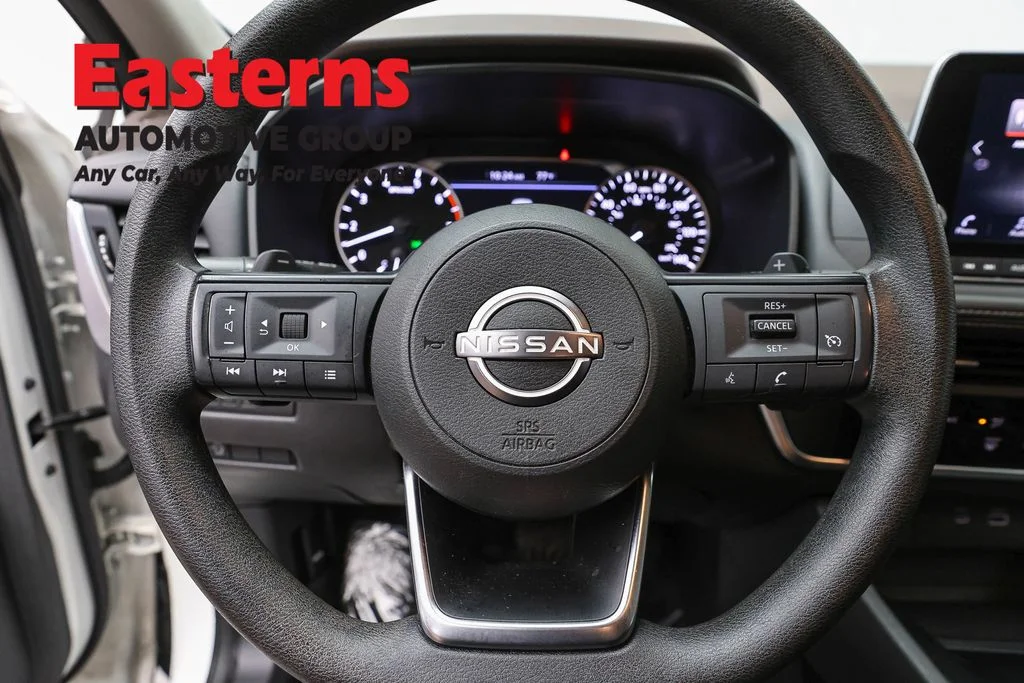 Used 2023 White Nissan S image 10