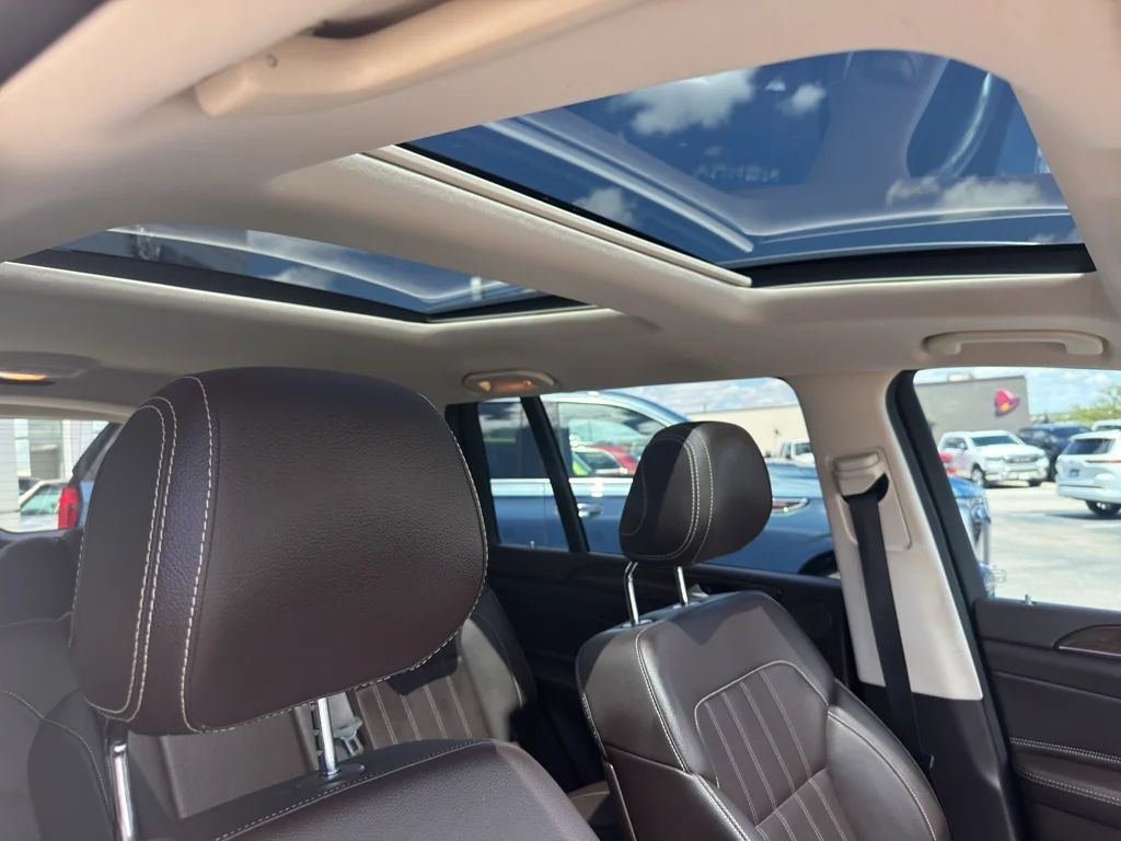 Used 2019 Black Mercedes-Benz 450 4MATIC® image 11