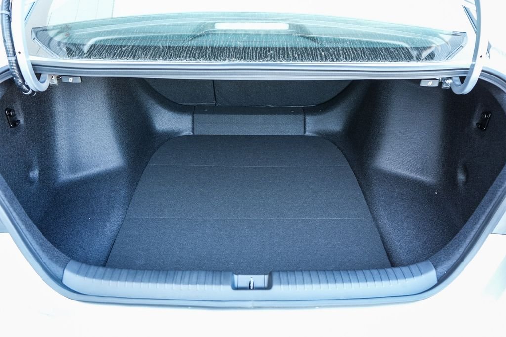 New 2026 Solar Silver Metallic Honda SE image 13