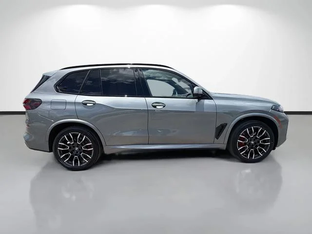 New 2026 Skyscraper Grey Metallic BMW sDrive40i image 2