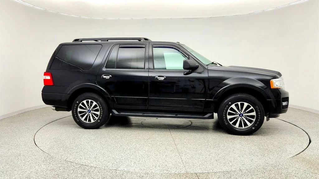 Used 2016 Shadow Black Ford 4WD 4dr XLT w/ Power Moonroof image 4