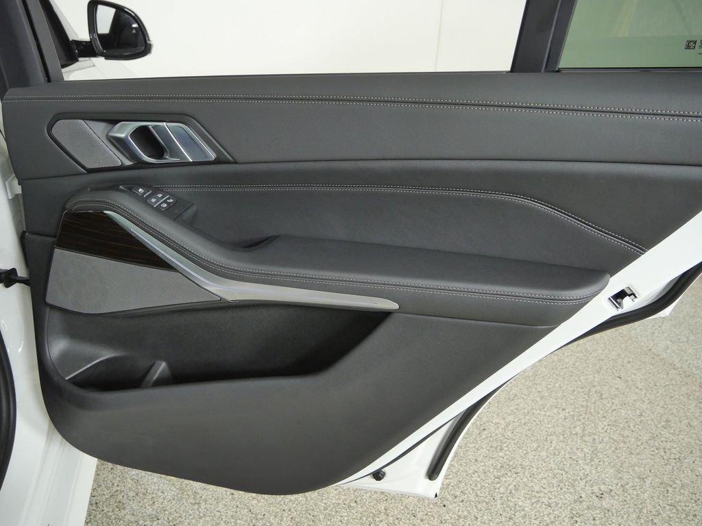 Certified Used 2026 Alpine White BMW xDrive40i image 30