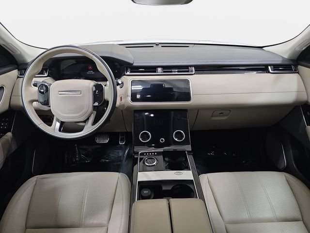 Used 2018 Fuji White Land Rover SE R-Dynamic image 10