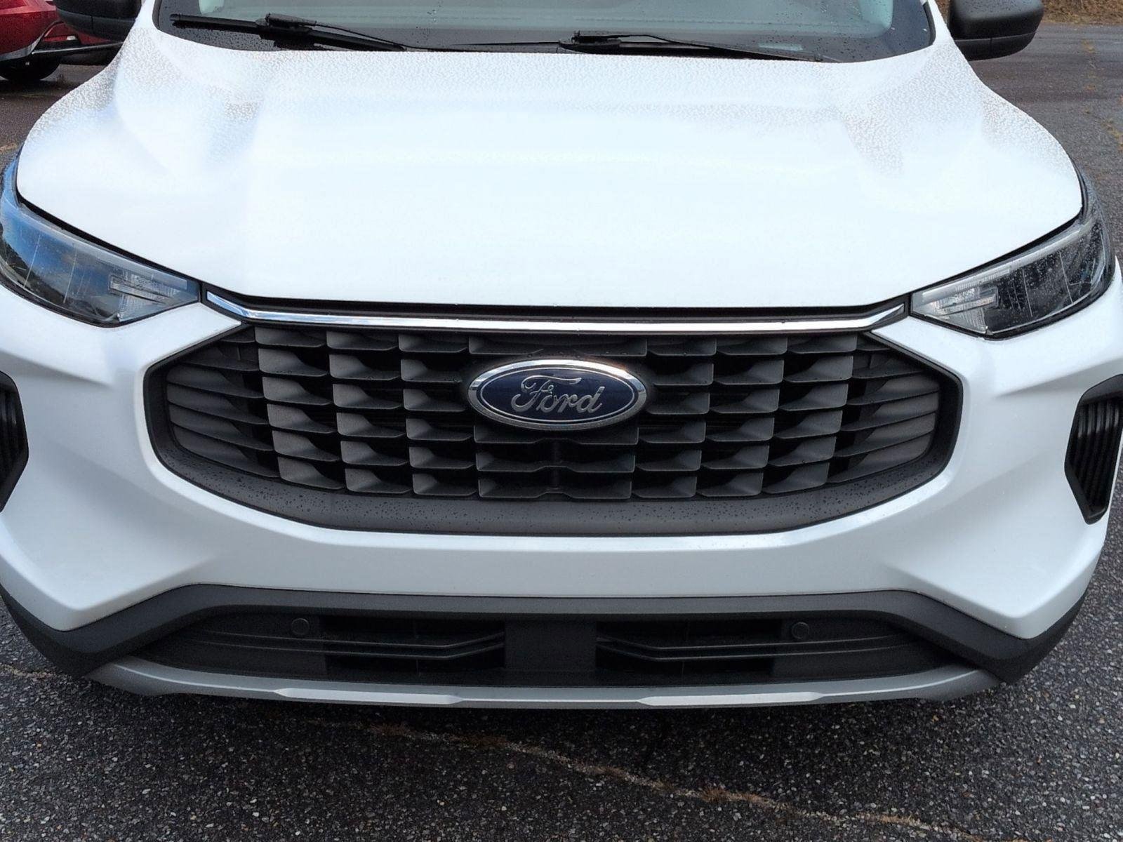 Used 2025 Oxford White Ford Active image 8
