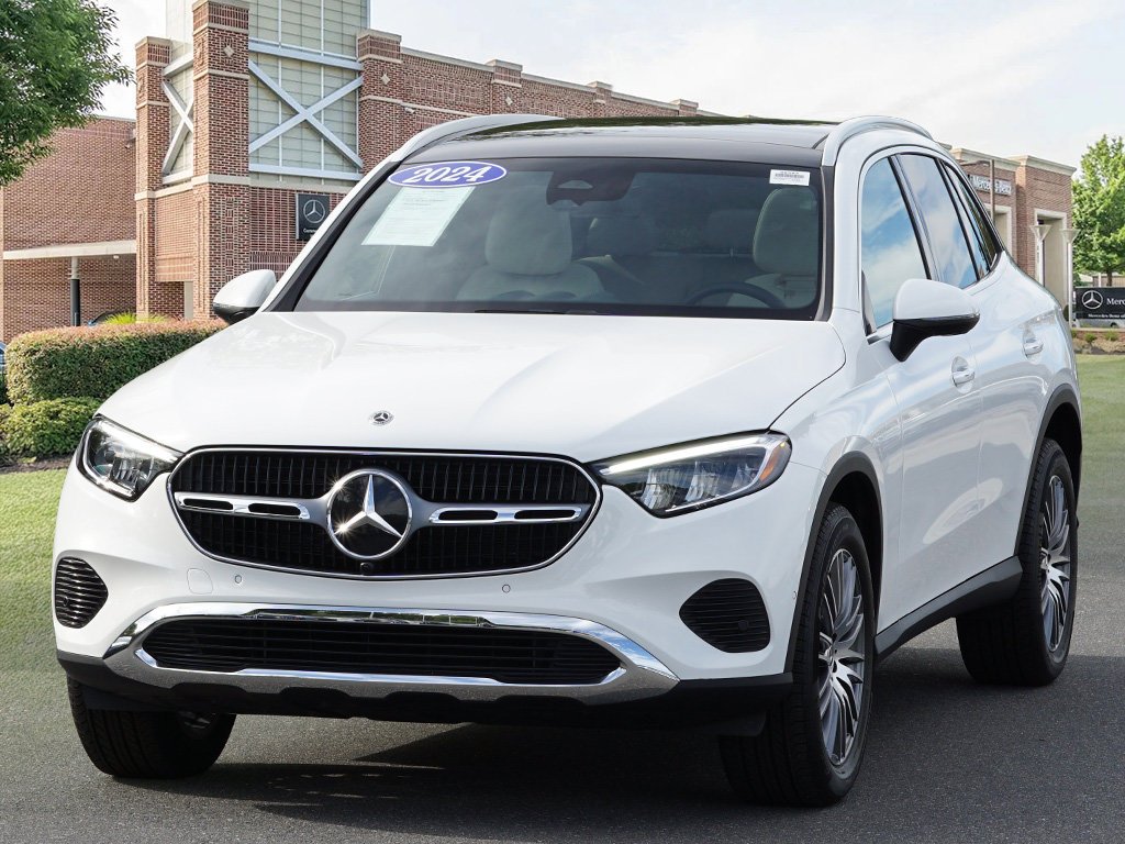 Certified Used 2024 Polar White Mercedes-Benz GLC 300 image 4