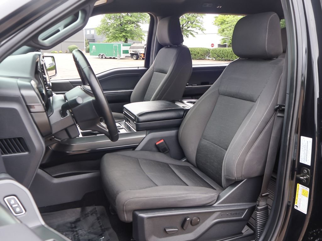 Used 2024 Black Ford XLT image 28
