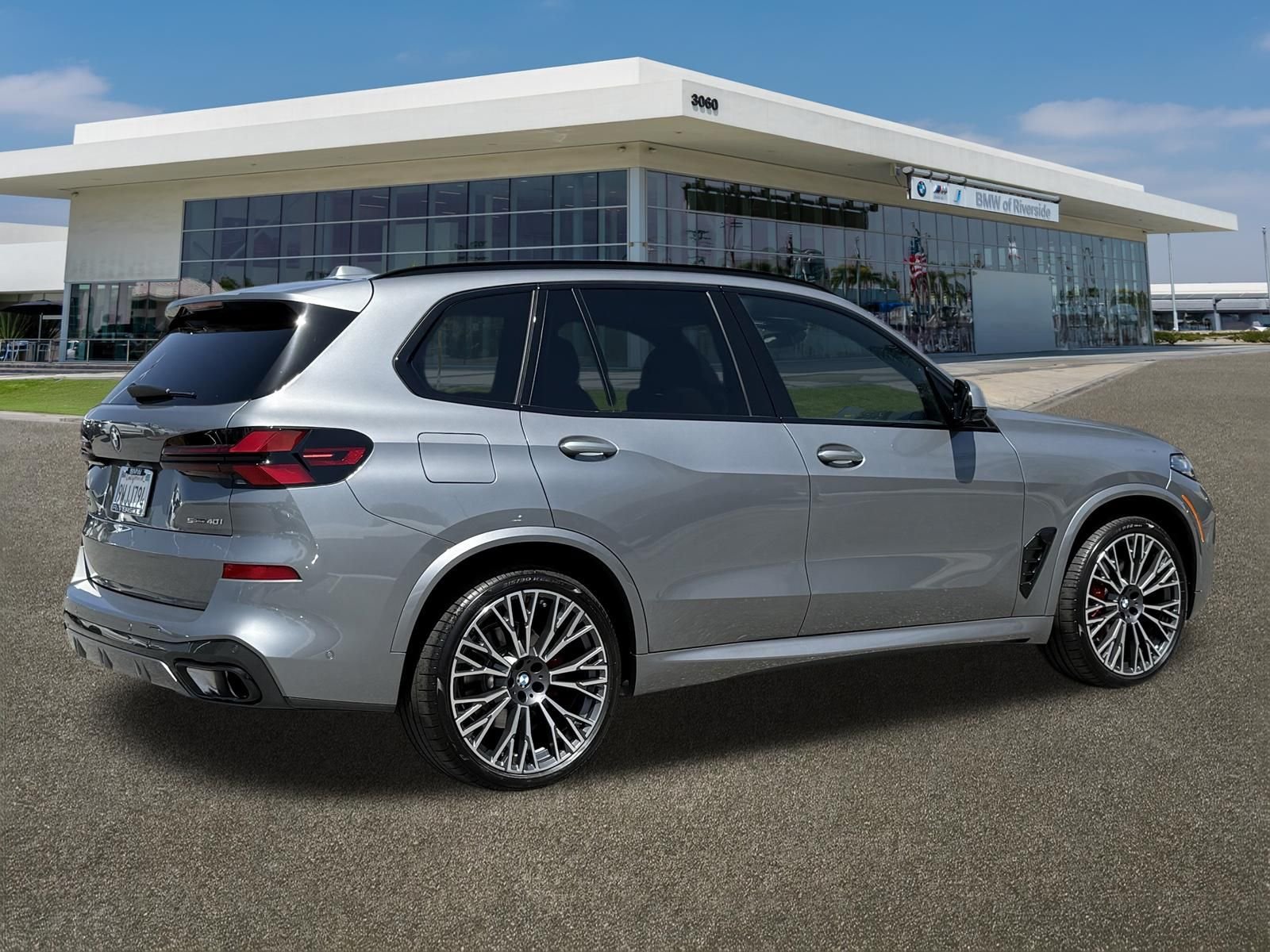 Used 2026 Skyscraper Grey Metallic BMW sDrive40i image 11