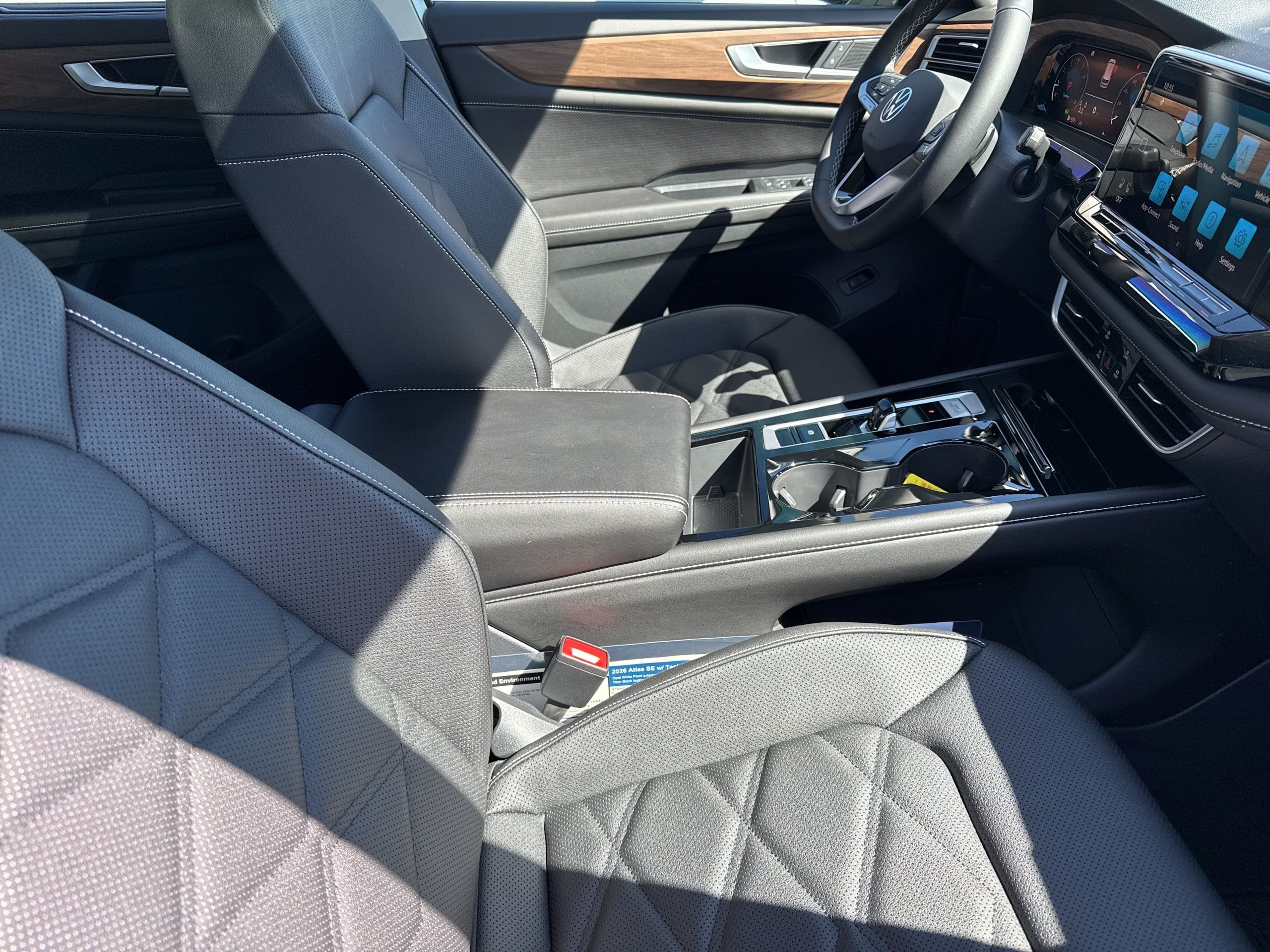 New 2026 White Volkswagen 2.0T SE w/Technology image 26