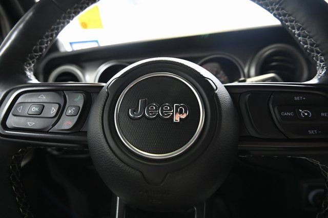 Used 2023 Silver Jeep Freedom Edition image 5